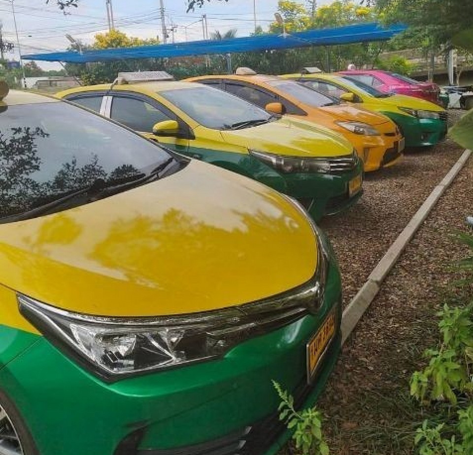 แท็กซี่มหาชัย0935152666รับส่งสนามบินทำทัวร์ต่างจังหวัดมาเอาต่างจังหวัดช่วงเทศกาลจองล่วงหน้าราคาเป็นกันเอง
